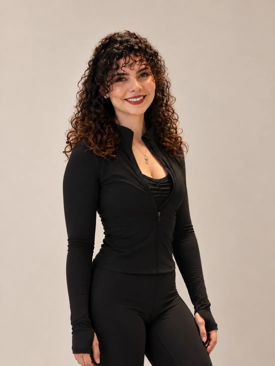 Elanur, zertifizierte Pilates Trainerin bei ALIGNHER